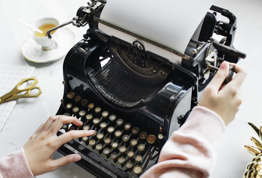 Storytelling image typewriter